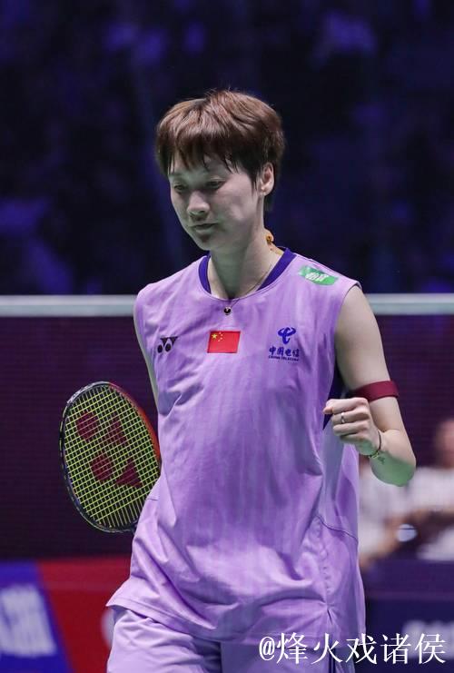 陈雨菲直落两局晋级 挺进羽毛球世锦赛女单八强 陈雨菲直落两局晋级 挺进羽毛球世锦赛女单八强